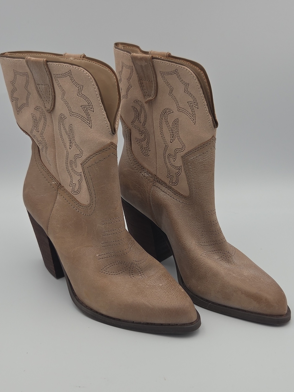 Gianni Bini Taupe Western Heeled Ankle Boots Size 6.5
